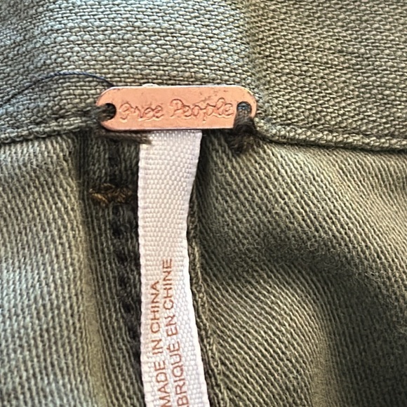 Women’s Free People Stormbringer Green Distressed Straight Leg Pants Size 26 - Picture 12 of 15